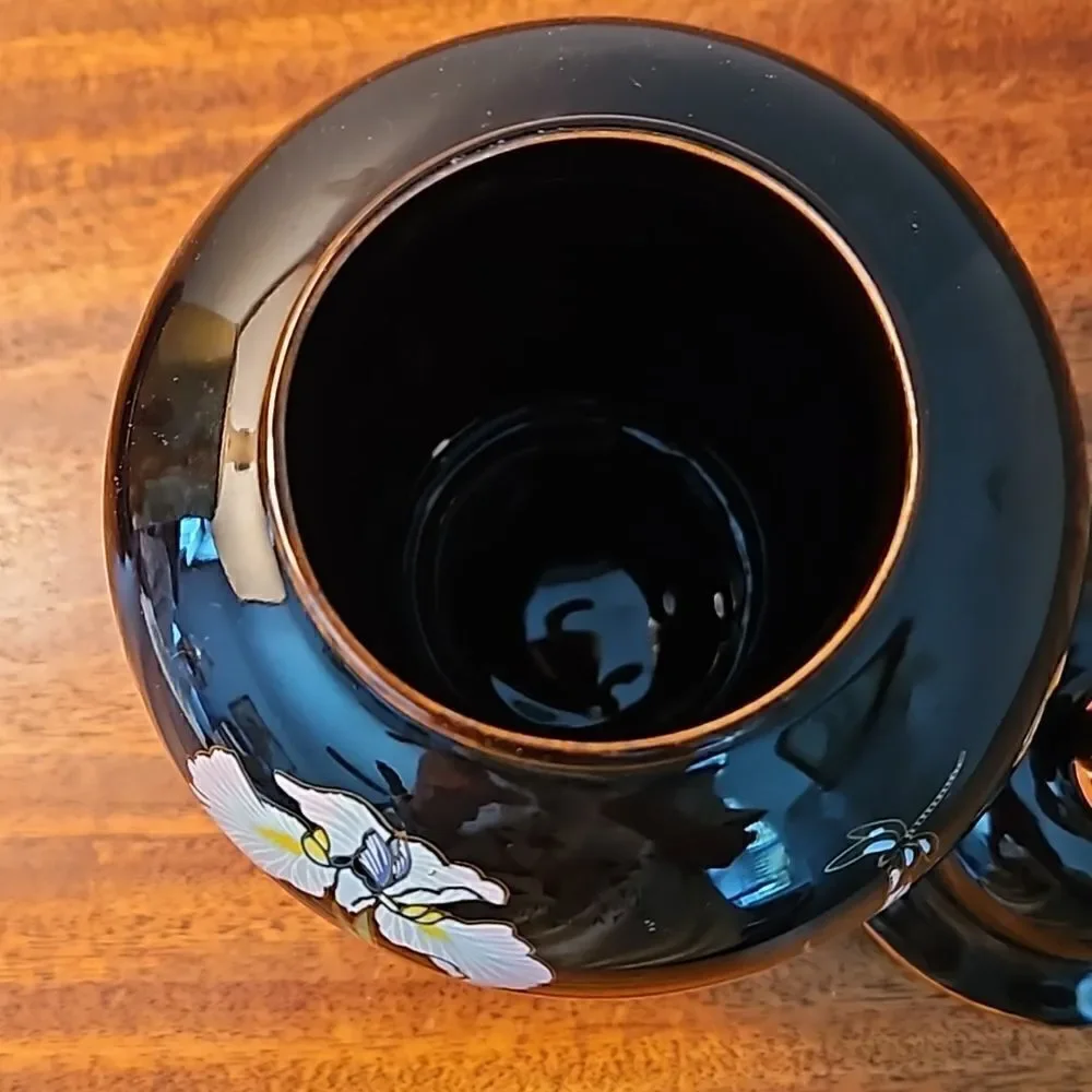 Vintage oriental black decorative jar with lid